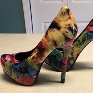 Steve Madden Multicolor Nala Pumps